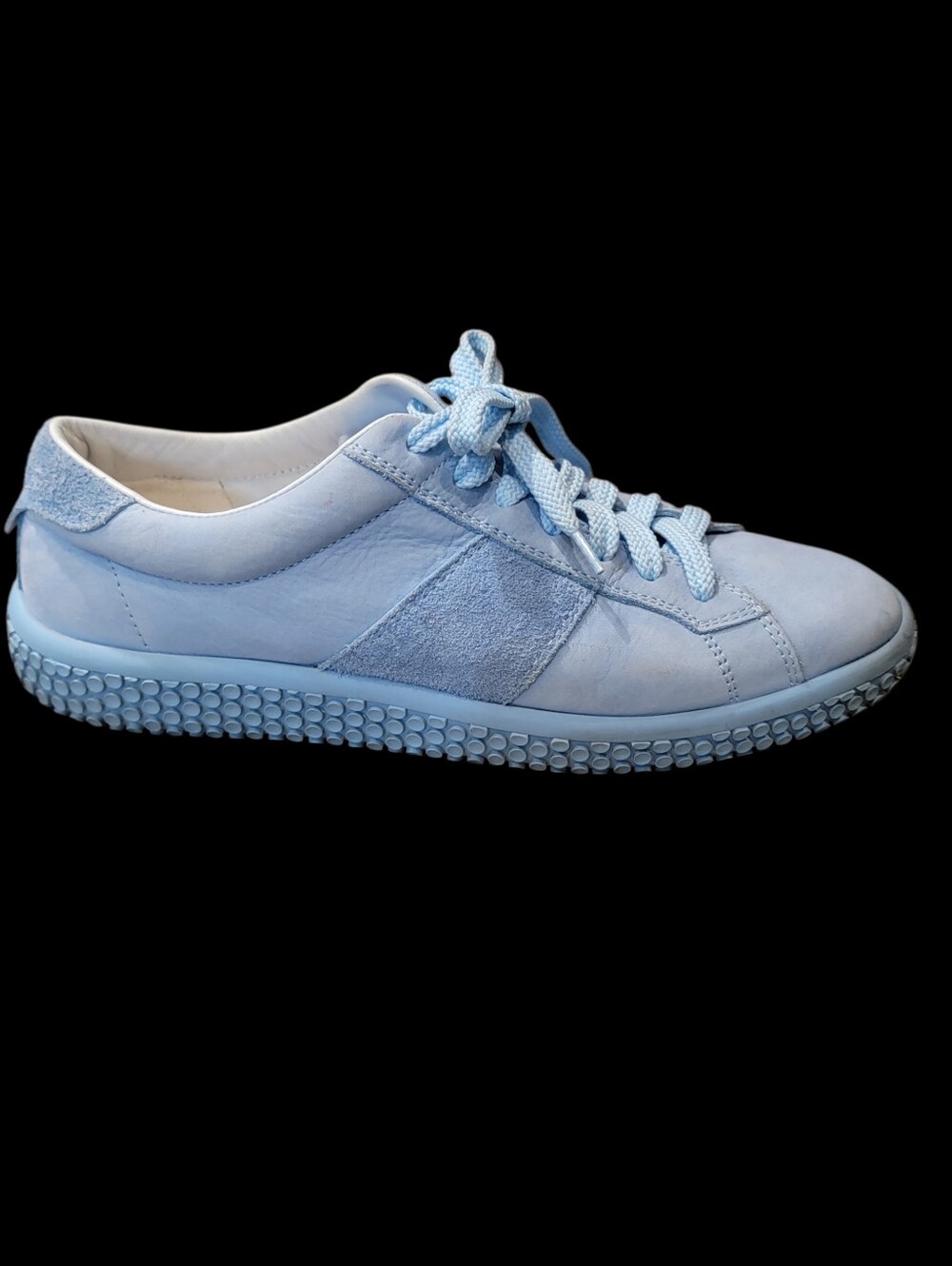 The O.X.S. Woobie Suede Sneakers. Cornflower Blue. Size 7.5.